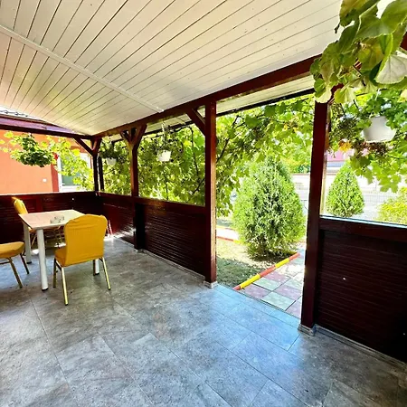 Guest house Pensiunea Bianca *